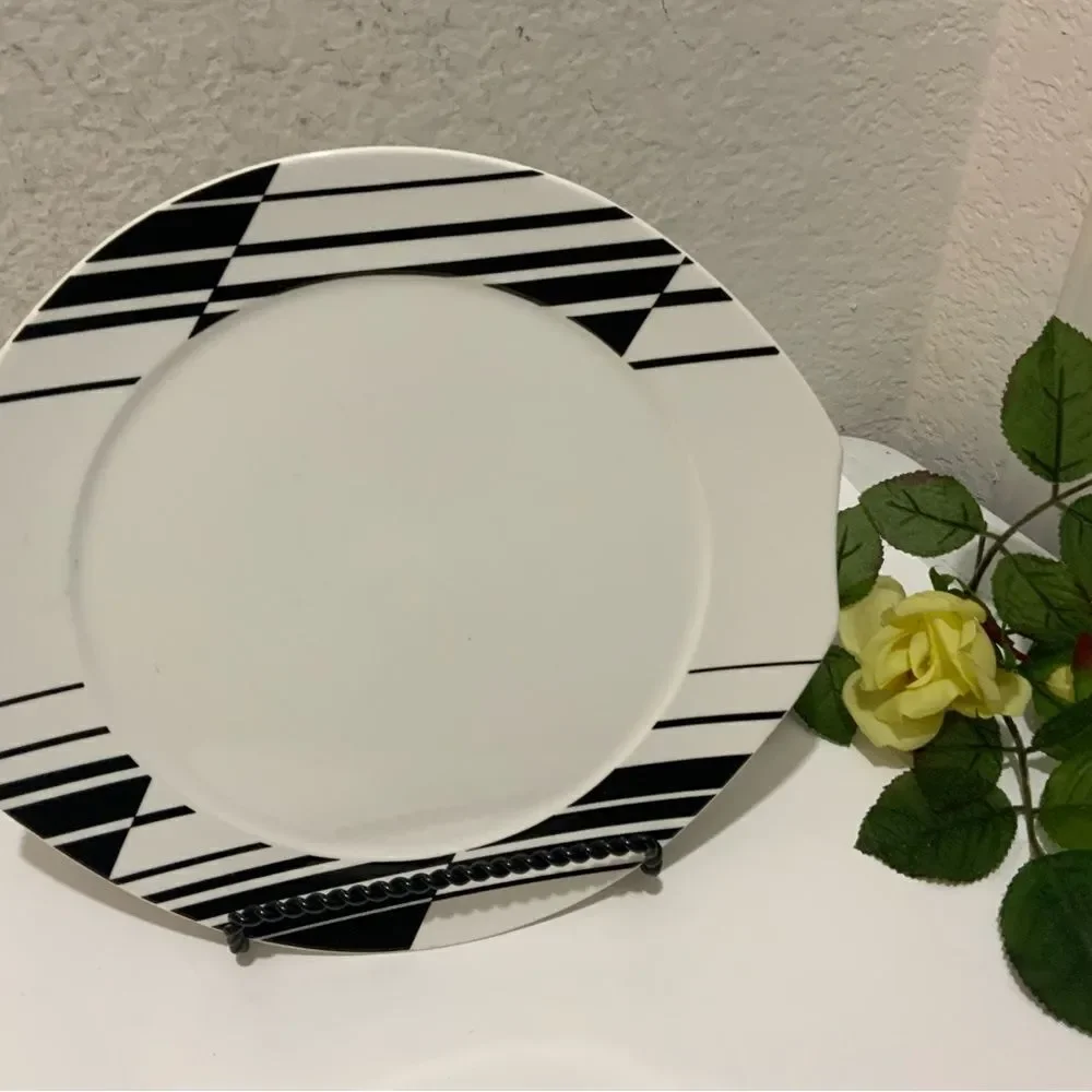 VILLEROY & BOCH LINEA black white Made in Luxembourg 10.5” B1
